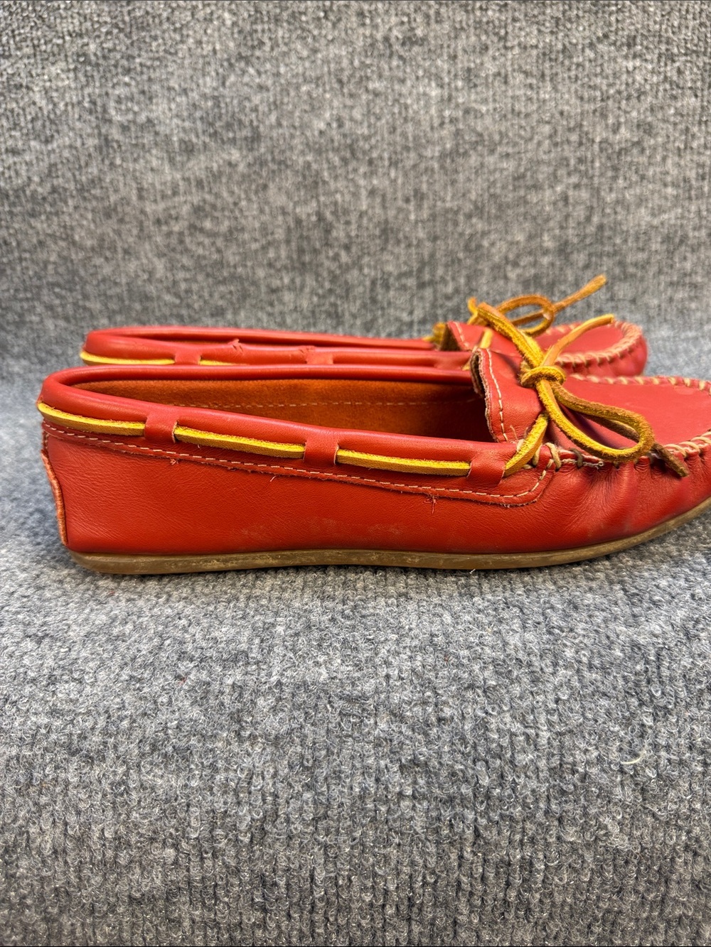 Minnetonka Red Leather Moccasins with Leather Trim and Lace Women’s Size 7 - Picture 8 of 11